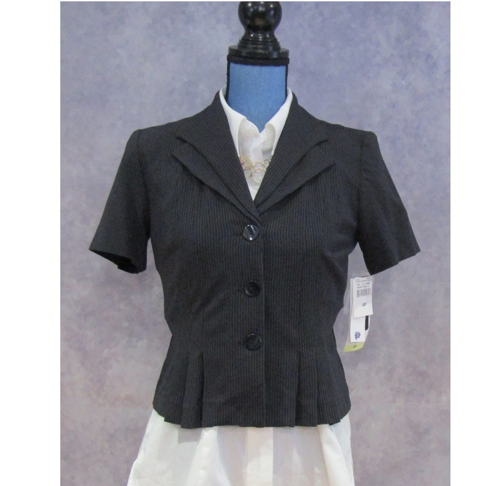 NWT Danny & Nicole Navy Short Sleeve Blazer 4P
